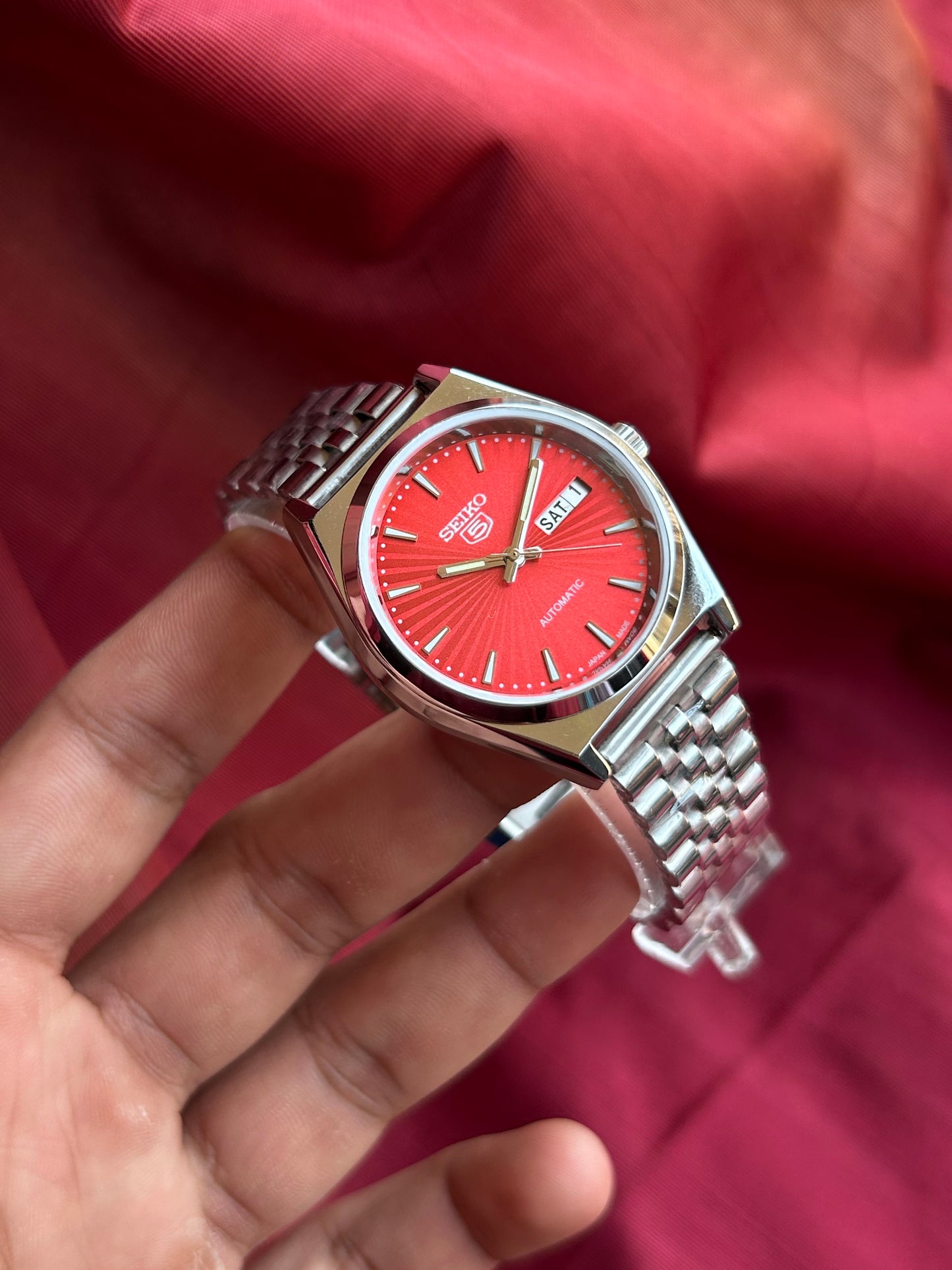 Seiko 5 Red Sunburst Automatic Mod