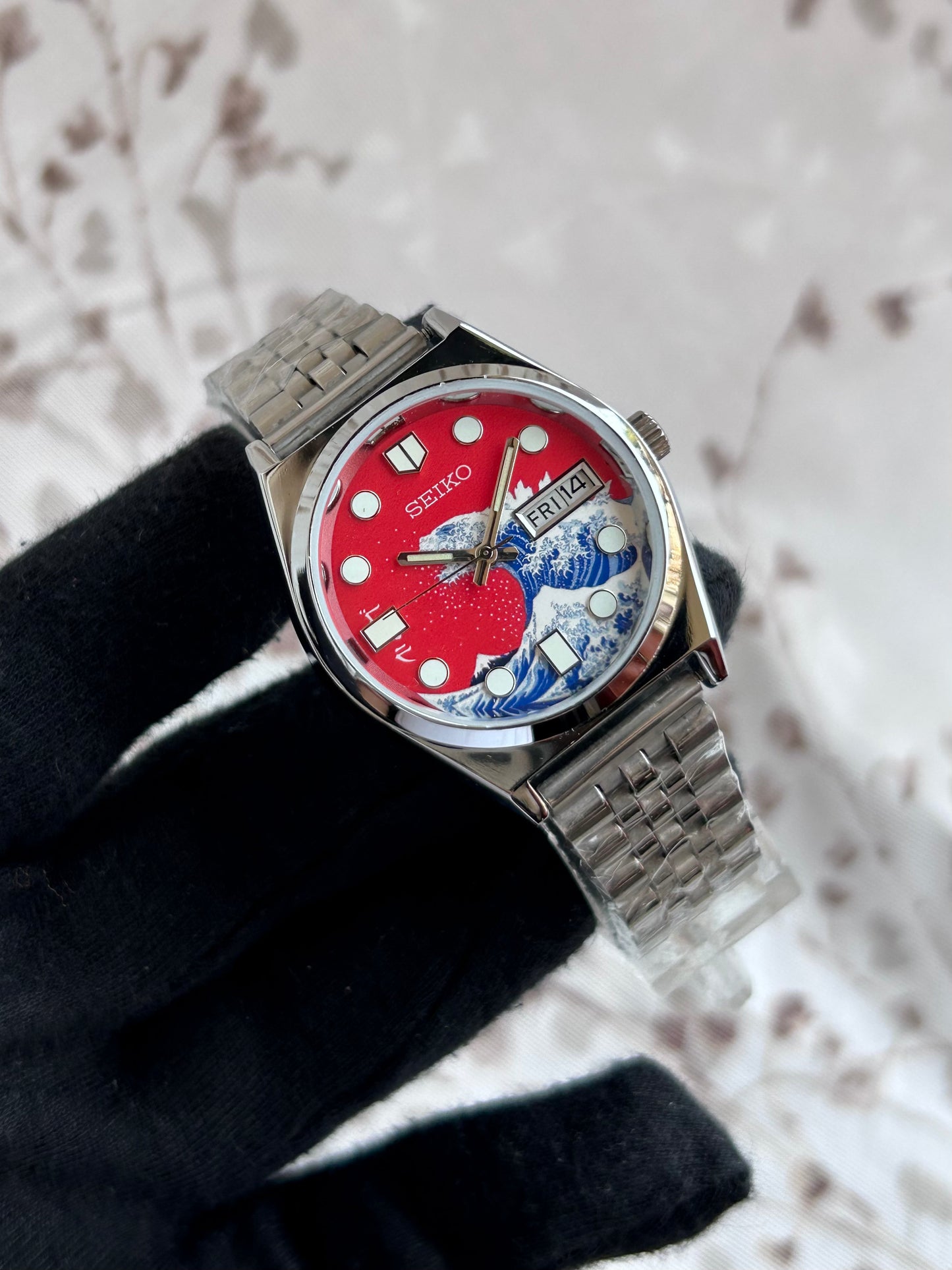 Seiko Great Godzilla Wave Off Kanagawa Automatic Mod Watch