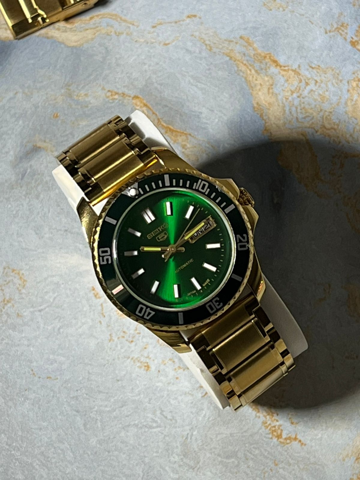 Seiko 5 Automatic Homage – Gold & Hulk Submarine