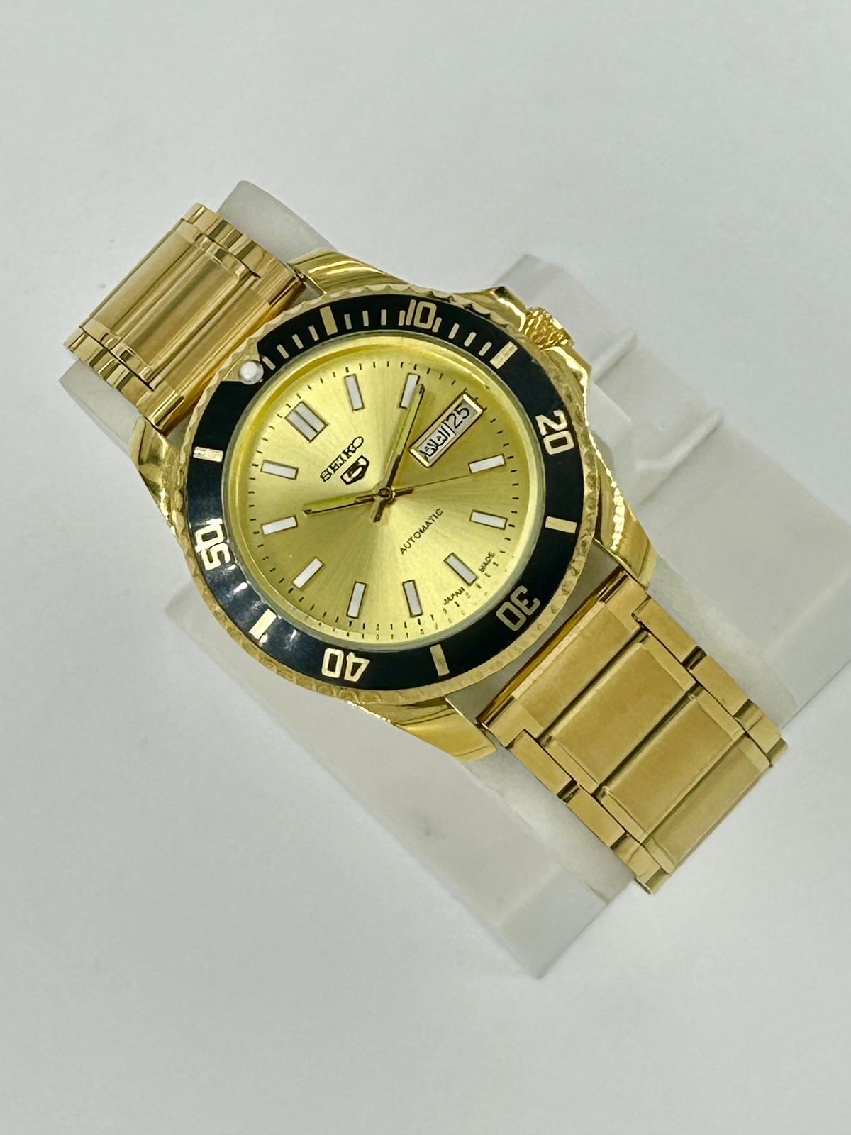 Seiko 5 Automatic Homage – Gold & Black